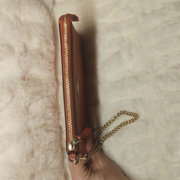 COACH Coral/Salmon Large Wristlet Clutch With Gold Chain Strap EUC - Picture 9 of 16